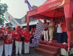 Yuliati Nugrahani Warsubi Berangkatkan Jalan Sehat Kemerdekaan Dharma Wanita Persatuan Disdikbud Jombang