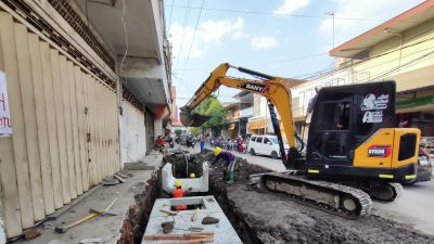 Progres Pekerjaan Rehabilitasi Drainase Jl. RE. Martadinata Jombang Alami Kemajuan