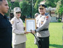 Kapolres Jombang Berikan Penghargaan Kepada 12 Anggota Berprestasi