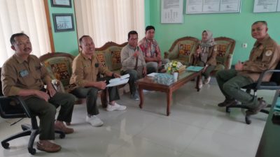 Perhutani Nganjuk Serahkan Sharing Produksi Kayu Sengon Dengan Sistem Kerjasama Kemitraan