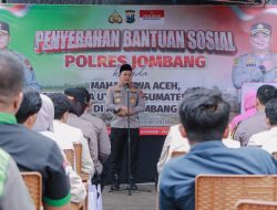 Keluarga Besar Polres Jombang Berikan Bantuan Sosial kepada Mahasiswa Asal Aceh, Sumut, dan Sumbar