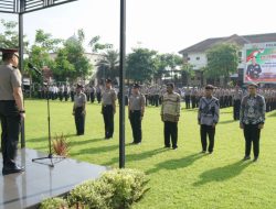 Polres Jombang Berikan Penghargaan Kepada Personel Polsek Ngoro dan Masyarakat Berprestasi