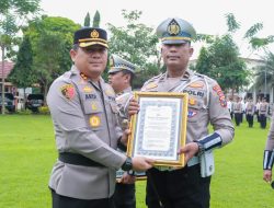 Kapolres Jombang Berikan Penghargaan kepada 15 Personel Berprestasi