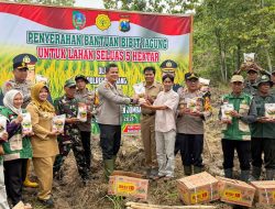 Dukung Swasembada Pangan, Kapolres Jombang Serahkan Bantuan Bibit Jagung Kepada Gapoktan Katemas