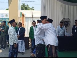 Penuh Kehangatan, KH Abdurrozaq Sholeh Sambut Kehadiran Gus Yusuf di Penutupan Muktamar ke-35 NU