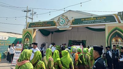 Penuh Khidmat dan Semangat Kebersamaan, Ribuan Kader Fatayat dan Muslimat NU Padati Penutupan Muktamar ke-35 di Tambakberas