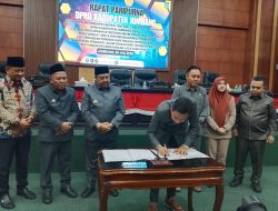 DPRD Jombang Sahkan Perda Jasa Konstruksi Demi Kualitas Infrastruktur dan Keselamatan Publik