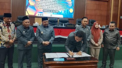 DPRD Jombang Sahkan Perda Jasa Konstruksi Demi Kualitas Infrastruktur dan Keselamatan Publik
