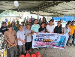 Ketua Umum P3IS Djafar Ahmad Salurkan Bantuan Bagi Warga Terdampak Gempa Di Ende